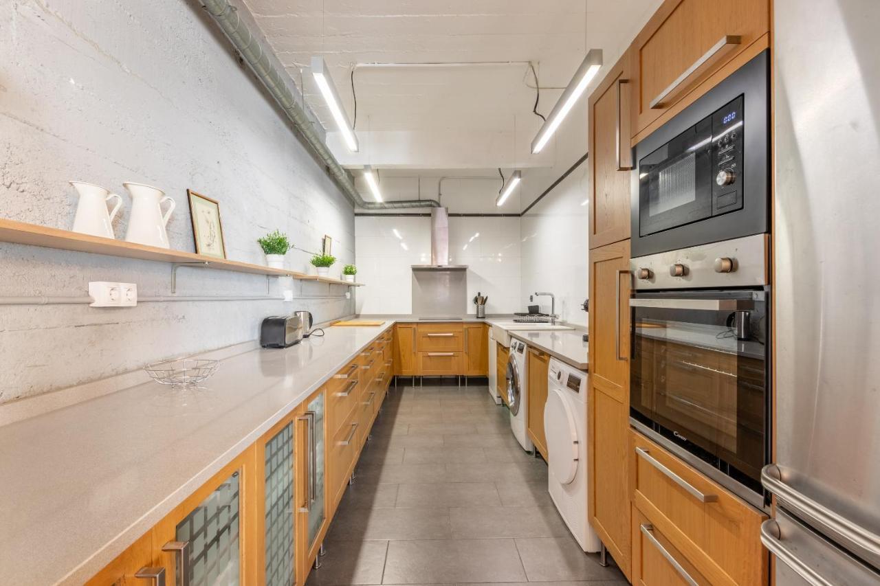 New! Lovely 3-Bedroom Loft In Билбао Екстериор снимка