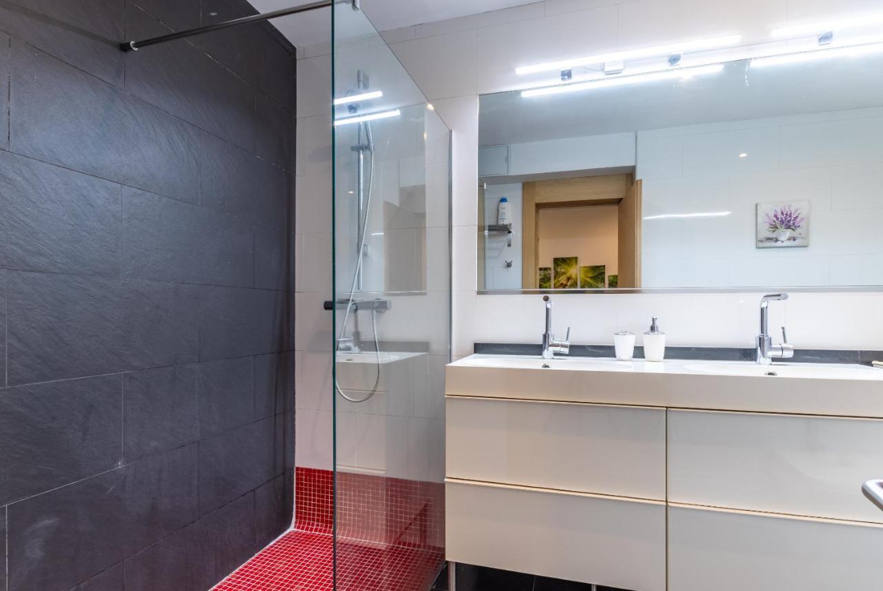 New! Lovely 3-Bedroom Loft In Билбао Екстериор снимка