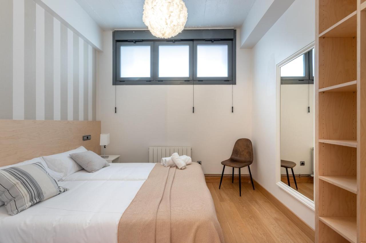 New! Lovely 3-Bedroom Loft In Билбао Екстериор снимка